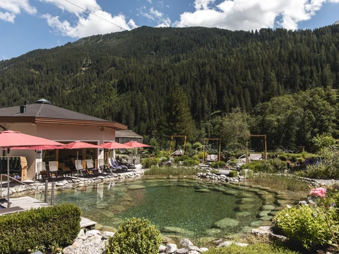 Wellness & Naturbadeteich